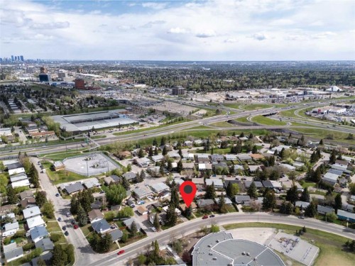 404 Canterbury Drive Sw, Calgary, AB - Outdoor With View