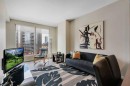 904-211 13 Avenue Se, Calgary, AB  - Indoor Photo Showing Living Room 