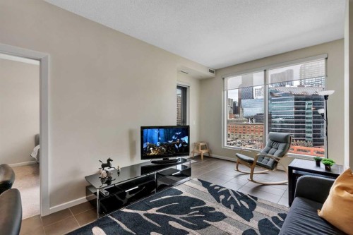904-211 13 Avenue Se, Calgary, AB - Indoor Photo Showing Living Room