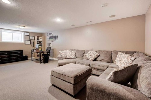 88 Copperstone Gate Se, Calgary, AB 