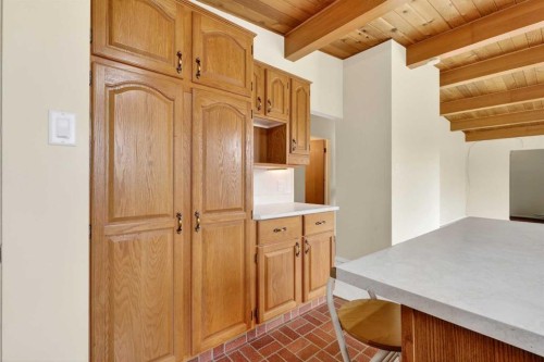 920 87 Avenue Sw, Calgary, AB - Indoor