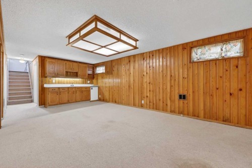 920 87 Avenue Sw, Calgary, AB -  Photo Showing Other Room