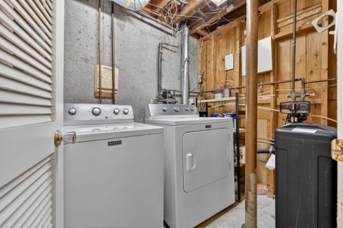 920 87 Avenue Sw, Calgary, AB - Indoor Photo Showing Laundry Room