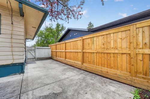 920 87 Avenue Sw, Calgary, AB - Outdoor With Exterior