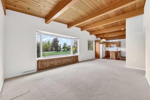 920 87 Avenue Sw, Calgary, AB - Indoor Photo Showing Other Room