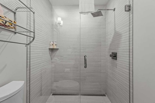 310B-1012 Spring Creek Drive West, Canmore, AB - Indoor Photo Showing Bathroom