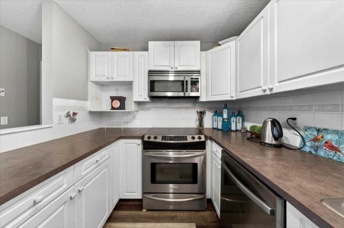 15 Cedarview Mews, Calgary, AB 