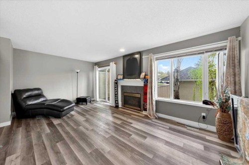 15 Cedarview Mews, Calgary, AB 