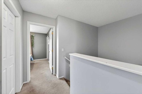 15 Cedarview Mews, Calgary, AB 