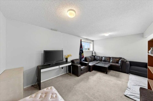 15 Cedarview Mews, Calgary, AB 