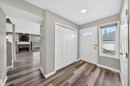15 Cedarview Mews, Calgary, AB 