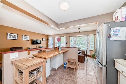 52 Beacham Road Nw, Calgary, AB - Indoor
