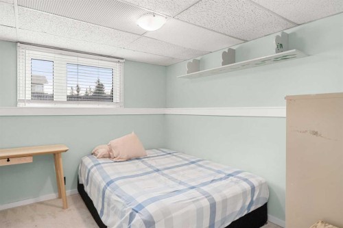 75 Bedford Drive Ne, Calgary, AB - Indoor Photo Showing Bedroom