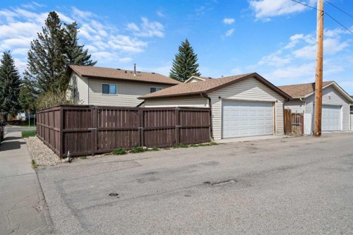 75 Bedford Drive Ne, Calgary, AB - Outdoor