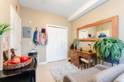 206-8 Prestwick Pond Terrace Se, Calgary, AB - Indoor Photo Showing Other Room