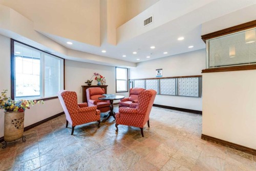 206-8 Prestwick Pond Terrace Se, Calgary, AB - Indoor Photo Showing Other Room