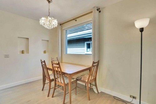 2704 Chandler Road Nw, Calgary, AB - Indoor Photo Showing Dining Room