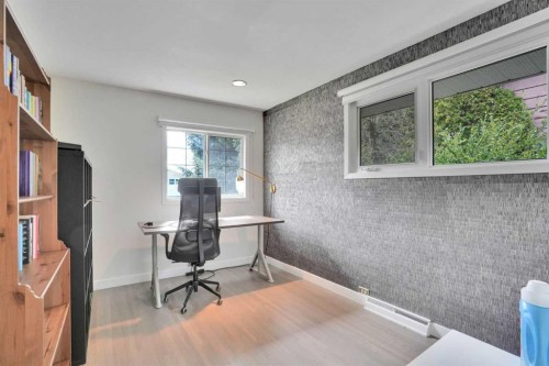 2704 Chandler Road Nw, Calgary, AB - Indoor Photo Showing Office