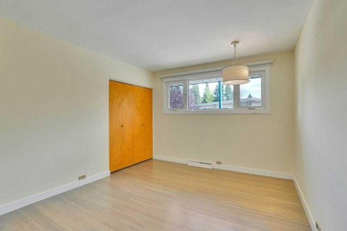 2704 Chandler Road Nw, Calgary, AB - Indoor Photo Showing Other Room