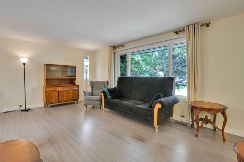 2704 Chandler Road Nw, Calgary, AB - Indoor Photo Showing Living Room