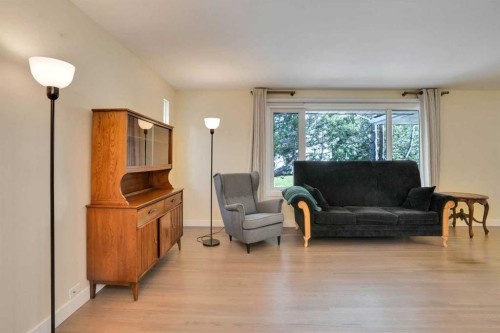 2704 Chandler Road Nw, Calgary, AB - Indoor Photo Showing Living Room