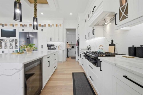 4942 84 Avenue Ne, Calgary, AB - Indoor Photo Showing Kitchen With Upgraded Kitchen