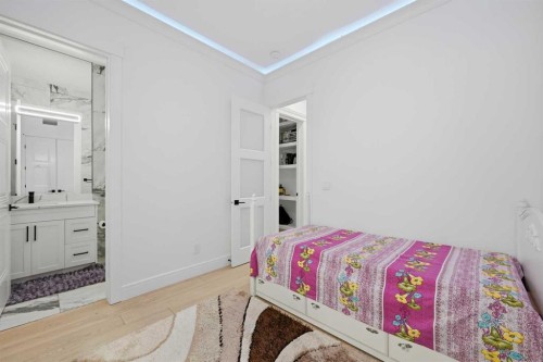 4942 84 Avenue Ne, Calgary, AB - Indoor Photo Showing Bedroom