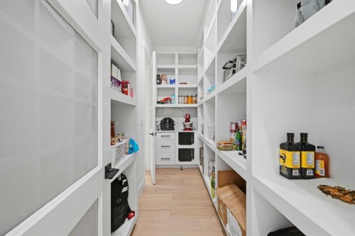 4942 84 Avenue Ne, Calgary, AB - Indoor
