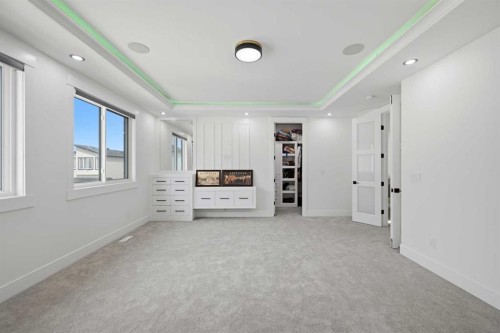 4942 84 Avenue Ne, Calgary, AB - Indoor Photo Showing Other Room