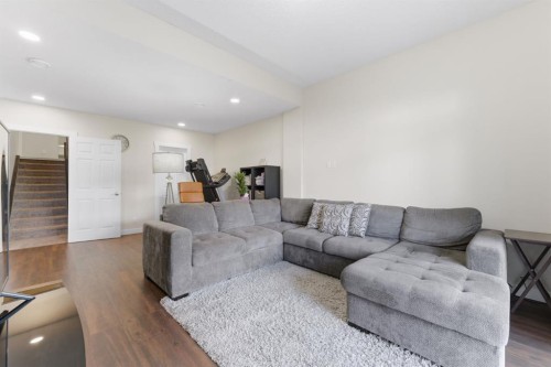 9 Sage Bluff Rise Nw, Calgary, AB - Indoor Photo Showing Living Room