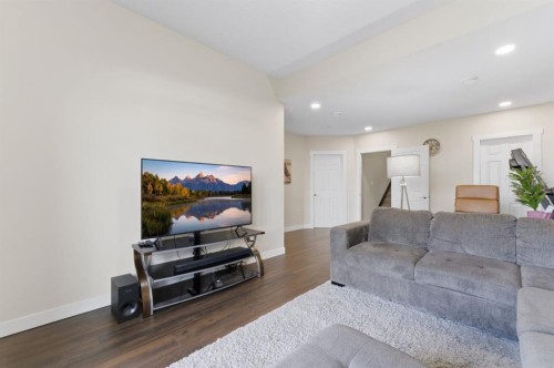 9 Sage Bluff Rise Nw, Calgary, AB - Indoor Photo Showing Living Room