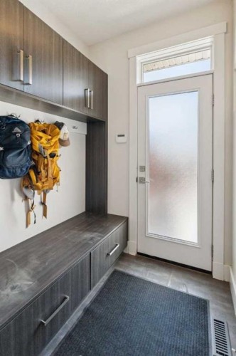 1811 31 Avenue Sw, Calgary, AB - Indoor Photo Showing Other Room