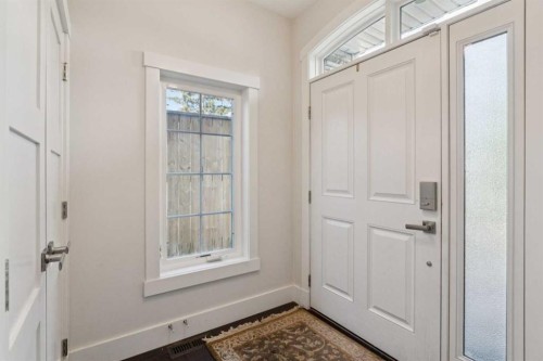 1811 31 Avenue Sw, Calgary, AB - Indoor Photo Showing Other Room