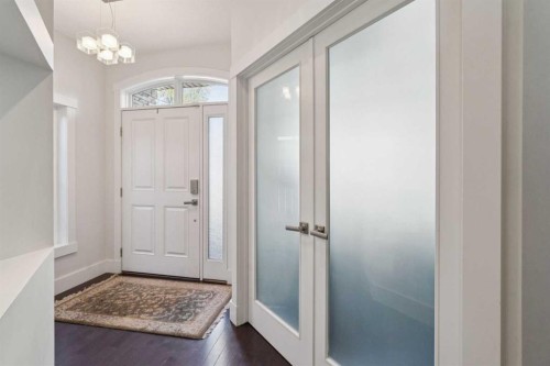 1811 31 Avenue Sw, Calgary, AB - Indoor Photo Showing Other Room