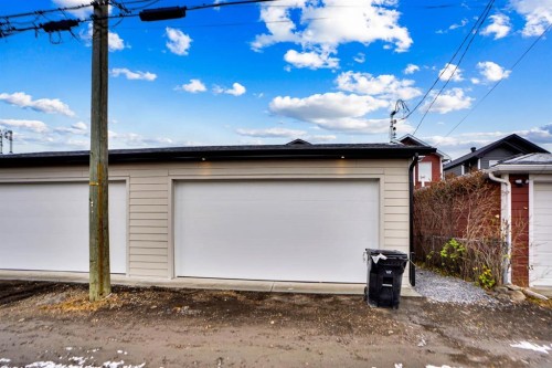 8528 47 Avenue Nw, Calgary, AB - Outdoor