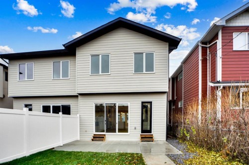 8528 47 Avenue Nw, Calgary, AB - Outdoor