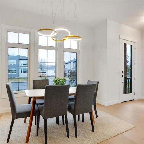8528 47 Avenue Nw, Calgary, AB - Indoor Photo Showing Dining Room