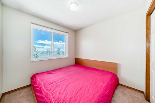 31 Harvest Oak Circle Ne, Calgary, AB - Indoor Photo Showing Bedroom