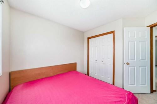 31 Harvest Oak Circle Ne, Calgary, AB - Indoor Photo Showing Bedroom