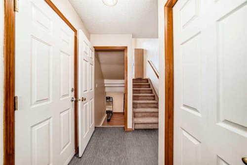 31 Harvest Oak Circle Ne, Calgary, AB - Indoor Photo Showing Other Room