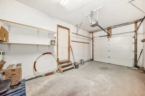 31 Harvest Oak Circle Ne, Calgary, AB - Indoor Photo Showing Garage