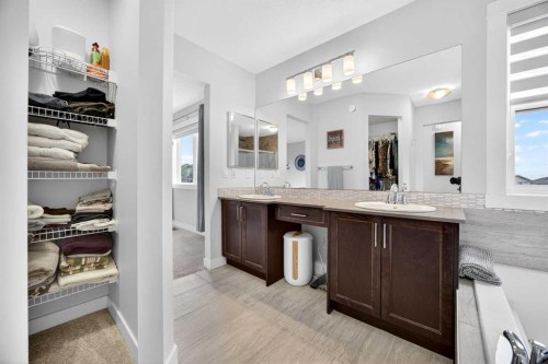 68 Nolancrest Circle Nw, Calgary, AB - Indoor