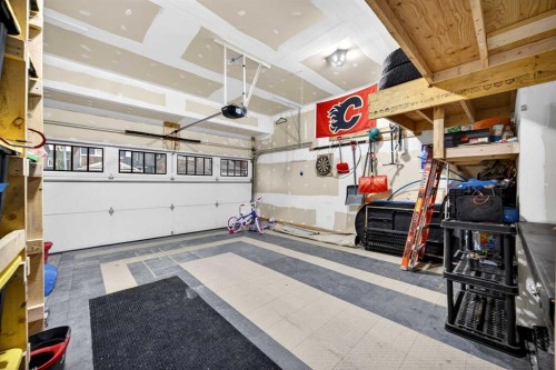 68 Nolancrest Circle Nw, Calgary, AB - Indoor Photo Showing Garage