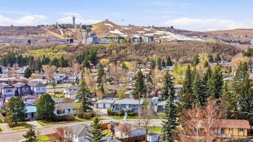 8303 Bowglen Road Nw, Calgary, AB 