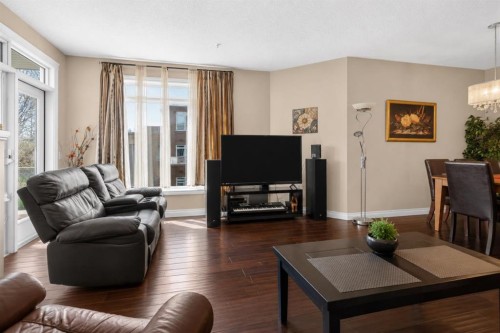 7305-14 Hemlock Crescent Sw, Calgary, AB - Indoor Photo Showing Living Room