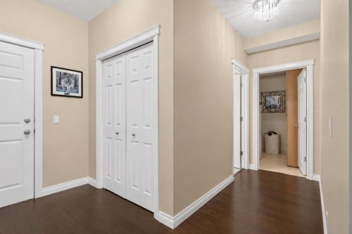 7305-14 Hemlock Crescent Sw, Calgary, AB - Indoor Photo Showing Other Room