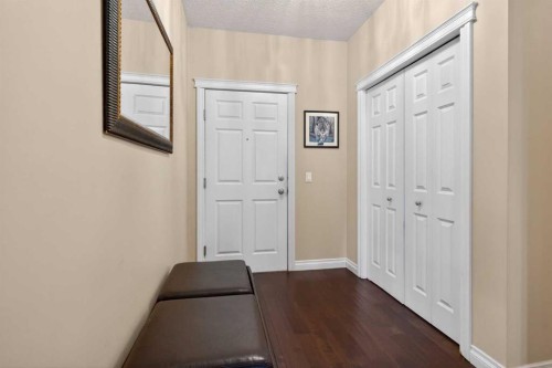 7305-14 Hemlock Crescent Sw, Calgary, AB - Indoor Photo Showing Other Room