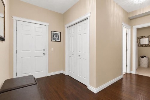 7305-14 Hemlock Crescent Sw, Calgary, AB - Indoor Photo Showing Other Room