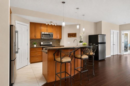 7305-14 Hemlock Crescent Sw, Calgary, AB - Indoor Photo Showing Kitchen With Stainless Steel Kitchen With Upgraded Kitchen