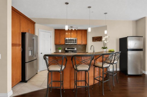 7305-14 Hemlock Crescent Sw, Calgary, AB - Indoor Photo Showing Kitchen With Stainless Steel Kitchen